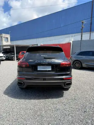PORSCHE-CAYENNE-2017