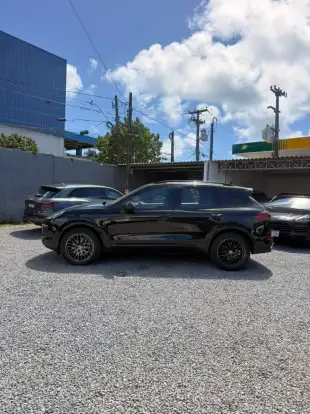 PORSCHE-CAYENNE-2017