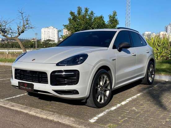 PORSCHE-CAYENNE-2023