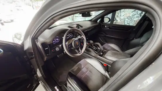 PORSCHE-CAYENNE-2022