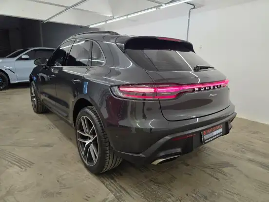 PORSCHE-MACAN-2024