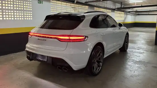 PORSCHE-MACAN-2023