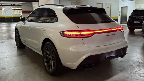 PORSCHE-MACAN-2023