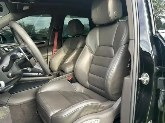 PORSCHE-MACAN-2022