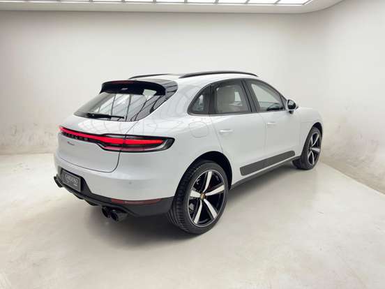 PORSCHE-MACAN-2021