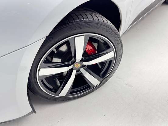 PORSCHE-MACAN-2021