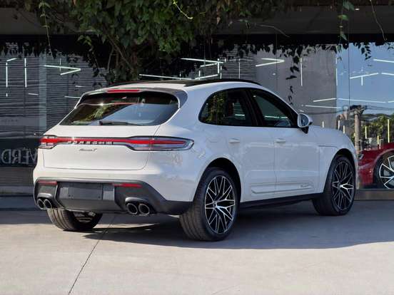 PORSCHE-MACAN-2023
