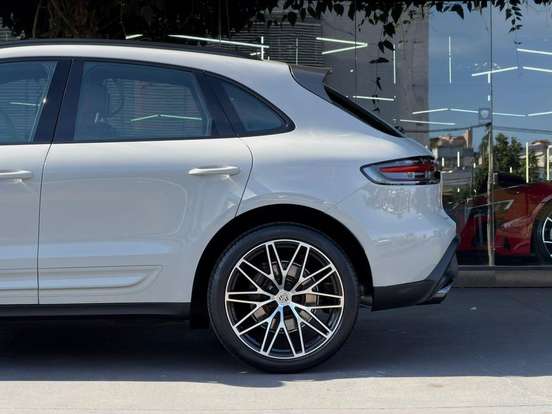 PORSCHE-MACAN-2023