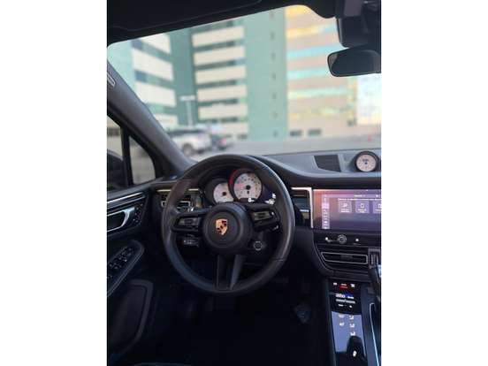 PORSCHE-MACAN-2025