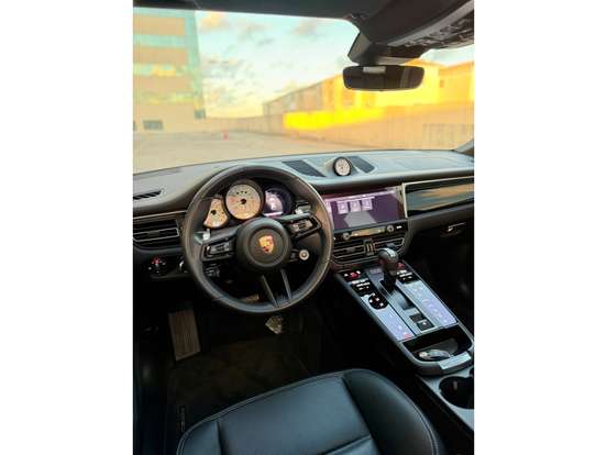 PORSCHE-MACAN-2025