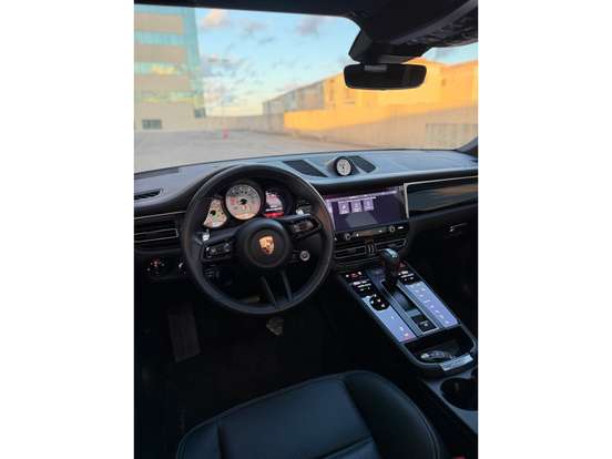 PORSCHE-MACAN-2025