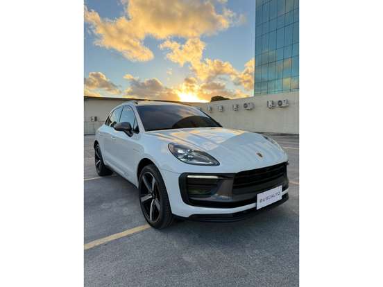 PORSCHE-MACAN-2025