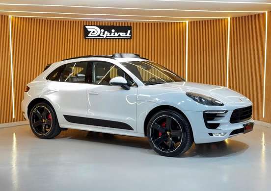 PORSCHE-MACAN-2016