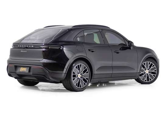 PORSCHE-MACAN-2025