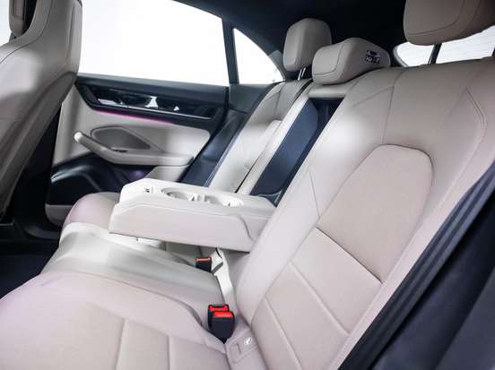 PORSCHE-MACAN-2025