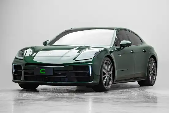 PORSCHE-PANAMERA-2025