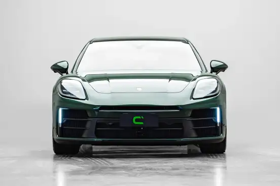 PORSCHE-PANAMERA-2025