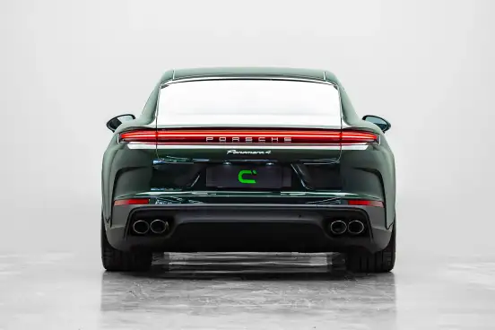 PORSCHE-PANAMERA-2025