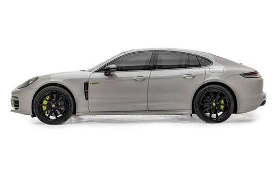 PORSCHE-PANAMERA-2020
