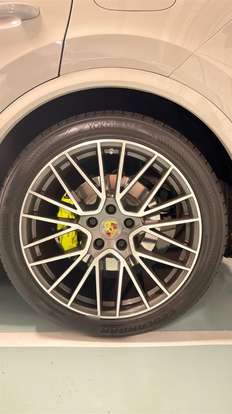 PORSCHE-CAYENNE-2022