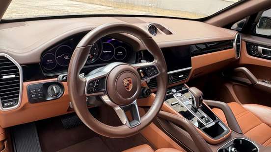 PORSCHE-CAYENNE-2023