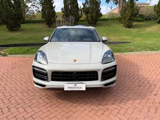PORSCHE-CAYENNE-2022