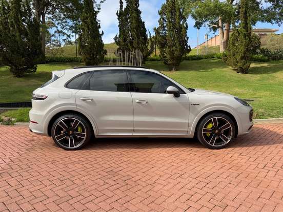 PORSCHE-CAYENNE-3.0 V6 E-HYBRID PLATINUM EDITION AWD TIPTRONIC S PORSCHE-CAYENNE-2022