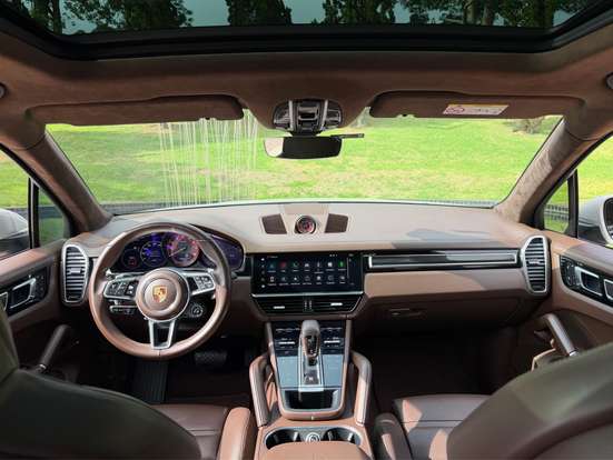 PORSCHE-CAYENNE-2022