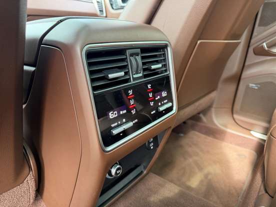 PORSCHE-CAYENNE-2022