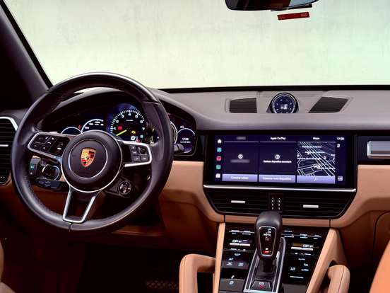 PORSCHE-CAYENNE-2022