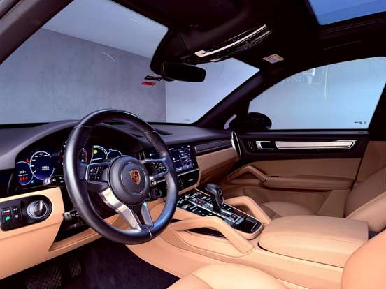 PORSCHE-CAYENNE-2022