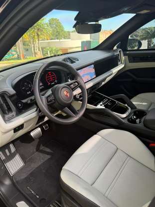 PORSCHE-CAYENNE-2025