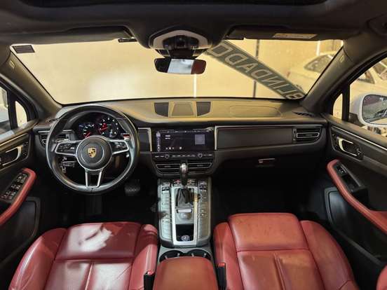 PORSCHE-MACAN-2021