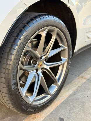 PORSCHE-MACAN-2022