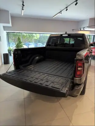 RAM-1500-3.0 HURRICANE 6 BITURBO GASOLINA LARAMIE NIGHT EDITION CD 4X4 AUTOMÁTICO RAM-1500-2026