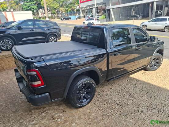 RAM-1500-5.7 V8 GASOLINA REBEL CD 4X4 AUTOMÁTICO RAM-1500-2022