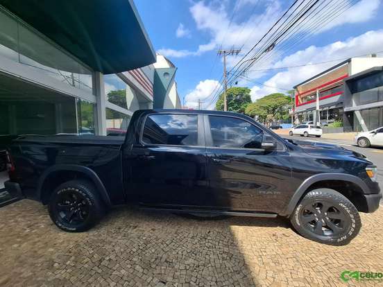 RAM-1500-5.7 V8 GASOLINA REBEL CD 4X4 AUTOMÁTICO RAM-1500-2022
