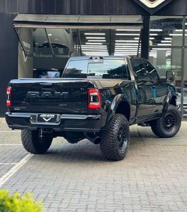 RAM-2500-6.7 I6 TURBO DIESEL LARAMIE NIGHT EDITION CD 4X4 AUTOMÁTICO RAM-2500-2023