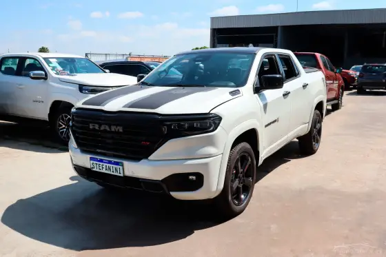 RAM RAMPAGE 2.0 HURRICANE 4 TURBO GASOLINA R/T 4X4 AUTOMÁTICO