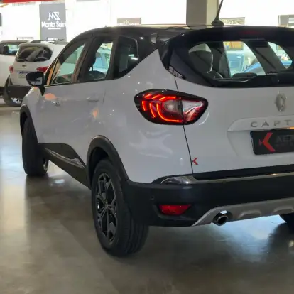 RENAULT-CAPTUR-2021