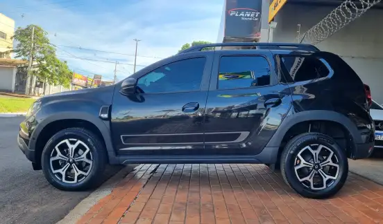 RENAULT-DUSTER-2023