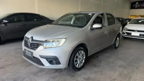 RENAULT-LOGAN-2021