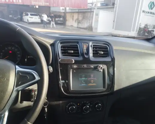 RENAULT-LOGAN-2020