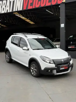 RENAULT SANDERO 1.6 STEPWAY 16V FLEX 4P AUTOMÁTICO