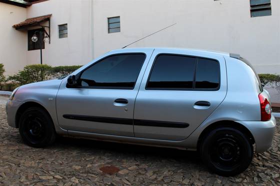 RENAULT CLIO 1.0 16V FLEX 4P MANUAL