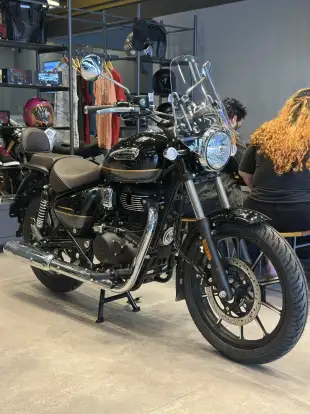 ROYAL ENFIELD-METEOR 350 SUPERNOVA-2025