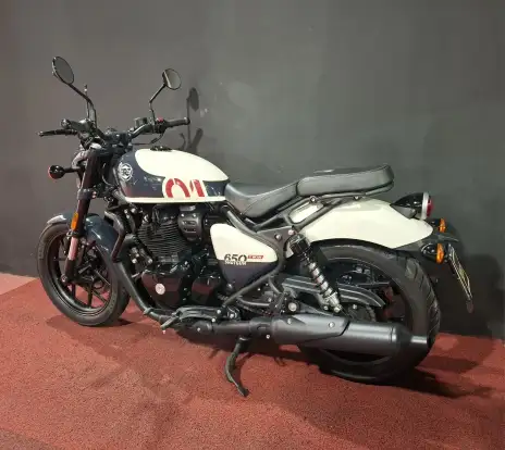 ROYAL ENFIELD-SHOTGUN 650 STENCIL WHITE-2025