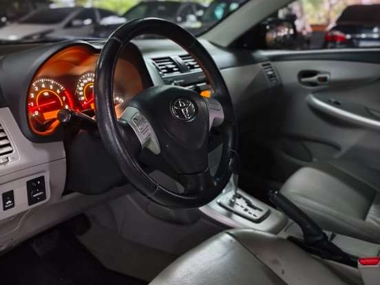 TOYOTA-COROLLA-1.8 GLI 16V FLEX 4P AUTOMÁTICO TOYOTA-COROLLA-2013