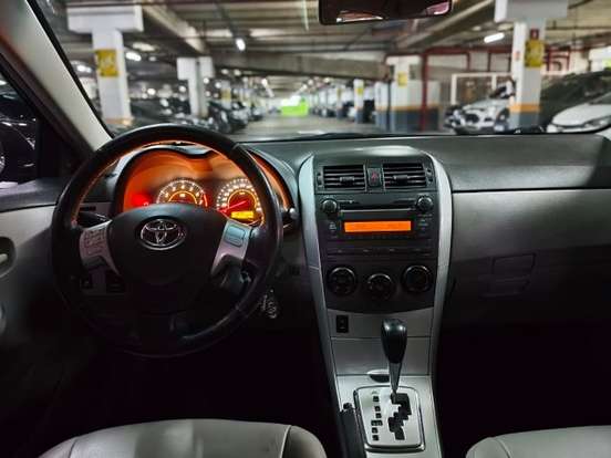 TOYOTA-COROLLA-1.8 GLI 16V FLEX 4P AUTOMÁTICO TOYOTA-COROLLA-2013