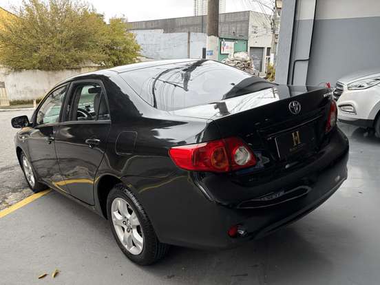 TOYOTA-COROLLA-2010